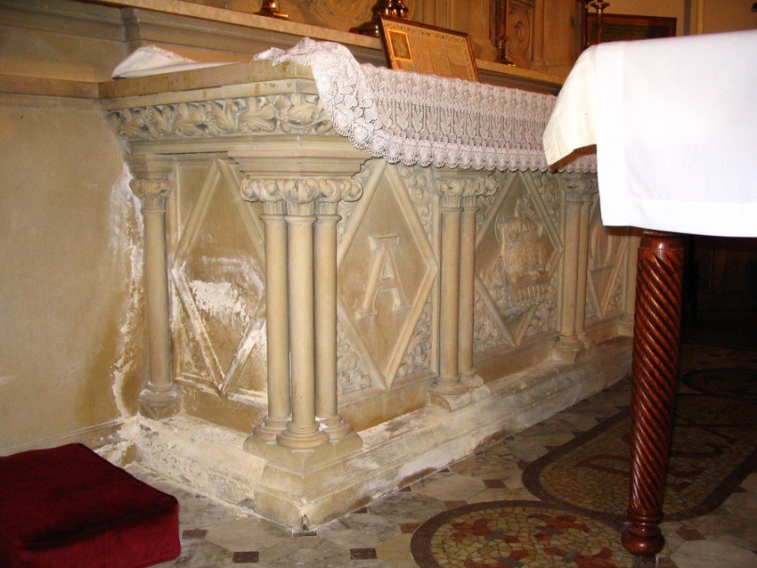altar2.jpg